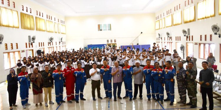 Goes to School, Project Balongan Kenalkan Proses Bisnis Kilang