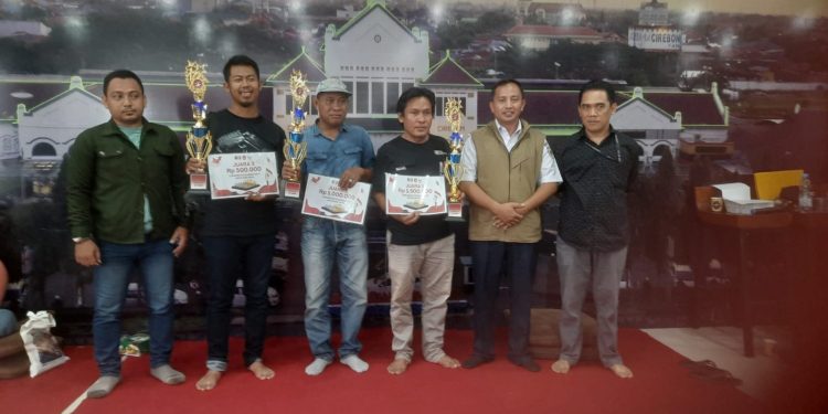 Tim PWI Indramayu Sabet Peringkat 1 dan 2 Turnamen Catur Merah Putih PT KAI Daop 3 Cirebon