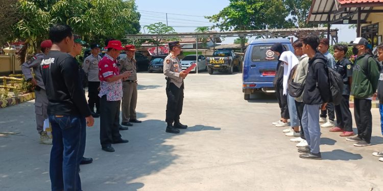 Bolos Sekolah dan Nongkrong di Pantai, 9 Pelajar di Indramayu Diamankan Polisi