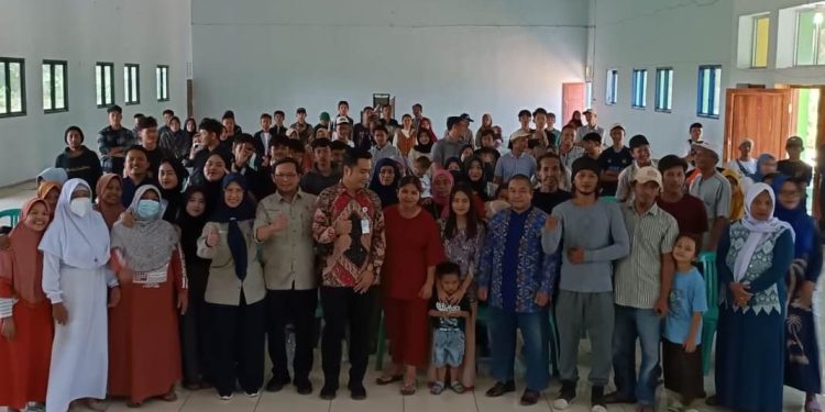 Herman KHaeron dan LPDB KUMKM Sosialisasi Dana Bergulir kepada Pelaku UMKM di Indramayu