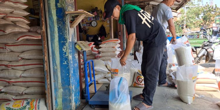 Harga Beras di Indramayu Masih Mahal, Masyarakat Pilih Jenis Medium