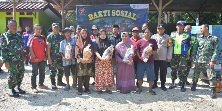 Peduli Masyarakat Sekitar kilang, RU VI Salurkan Bantuan Sembako