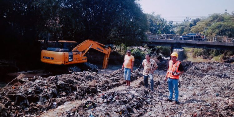 Komitmen, CV. Berkat Indah Jaya Laksanakan Pekerjaan Normalisasi/Restorasi Sungai Sesuai Kontrak