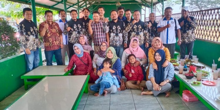 Pertemuan Dan Arisan Rutin LBH IA Sebagai Sarana Silahturahmi Sesama Anggota Di RM Podo Suka  