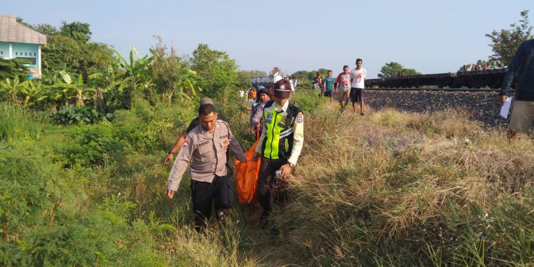 Asik Buat Konten, Pelajar SMK Jatibarang Tewas Tertampar Kereta Api