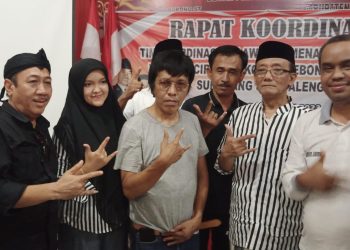 Adian Napitupulu Bangkitkan Semangat Relawan Ganjar di Cirebon.
