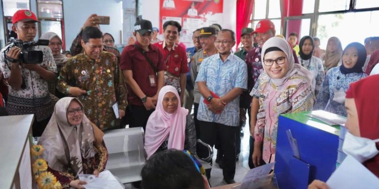 Bupati Indramayu Berkantor di Kecamatan Pasekan