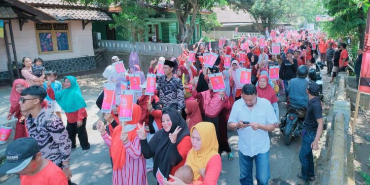 Kampanye Membludak, Delapan Preman Pensiun Turun Dukung Calon Kuwu Lilis Krisnawati Nomor 2