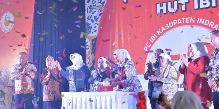 HUT ke 72 IBI 2023, Bupati Indramayu: Bidan Merupakan Pahlawan Tanpa Tanda Jasa