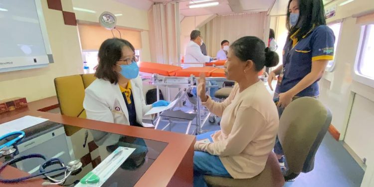 Daop 3 Cirebon Lakukan Layanan Kesehatan dan Pengobatan Gratis Bagi Masyarakat di Stasiun Pasirbungur