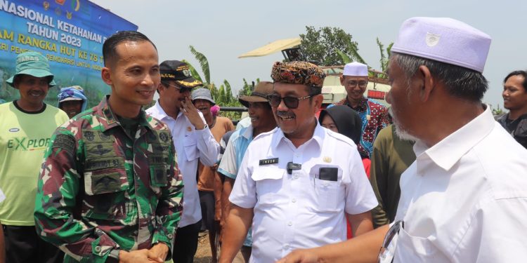 Gerakan Nasional Ketahanan Pangan 2023, Bupati Imron Pastikan Pasokan Air Cukup untuk Sektor Pertanian