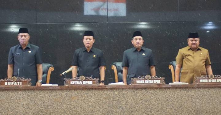 6  Fraksi Sampaikan  Pandangan Umum  Nota Dinas Penjelasan Bupati Indramayu