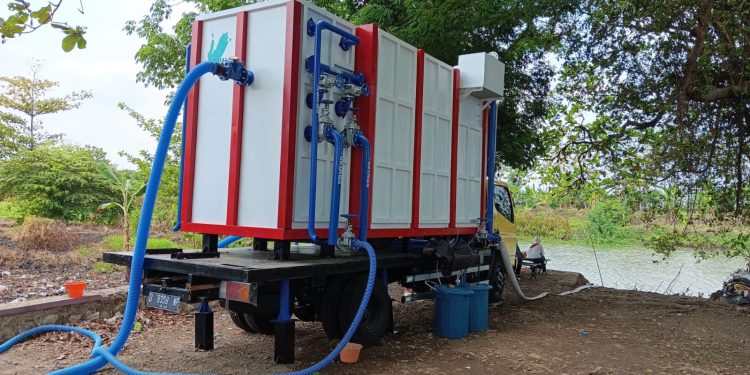 Bupati Indramayu Siagakan Mesin Pengolah Air Keruh Menjadi Layak Konsumsi