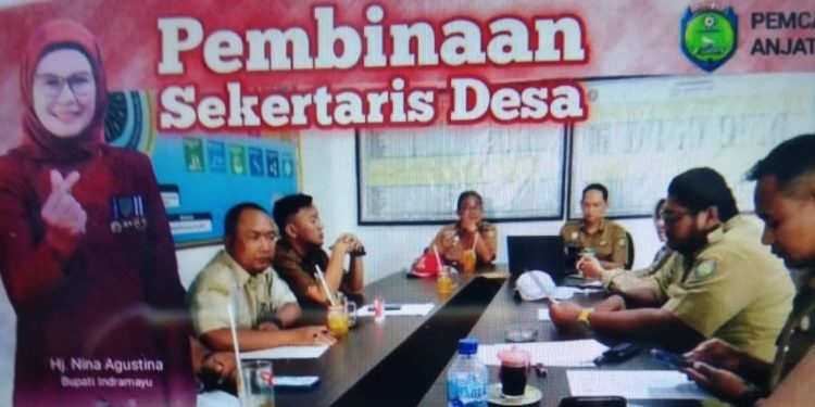 Pemcam Anjatan Pembinaan Pada Sekretaris desa .