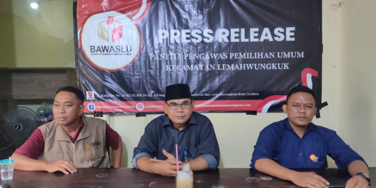 Panwascam Lemahwungkuk Ajak Lapisan Masyarakat Awasi Pemilu