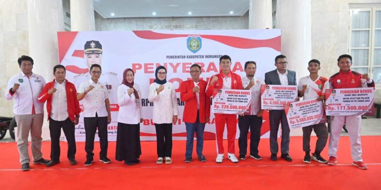 Apresiasi Atlet Berprestasi, Bupati Indramayu Berikan Bonus 10,5 Miliar