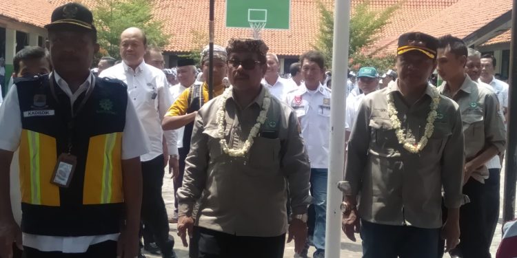 Aksi Bodoran Dua Siswa SMPN1Klangenan Membuat Bupati Ketawa Saat Berkunjung