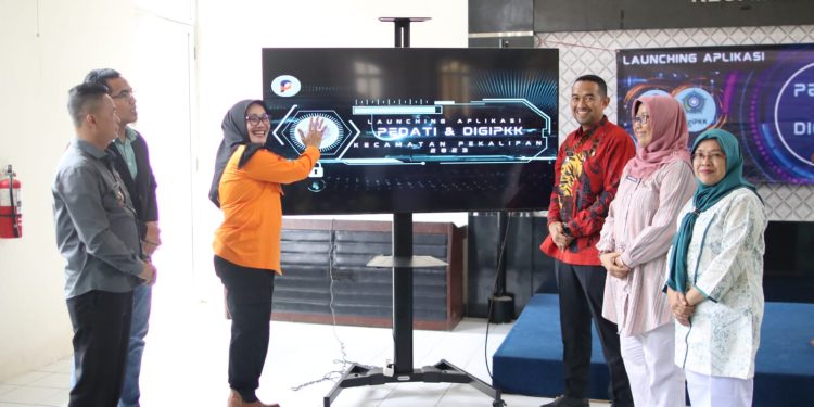 Wujudkan Digitalisasi Layanan Publik, Kecamatan Pekalipan Launching Aplikasi PEDATI dan DigiPKK