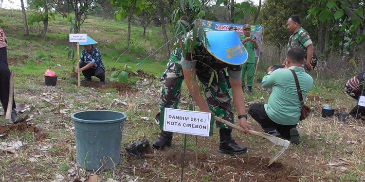 Peringati Hari Juang TNI AD, Kodim 0614/Kota Cirebon Gelar Penanaman Pohon Oleh KASAD 