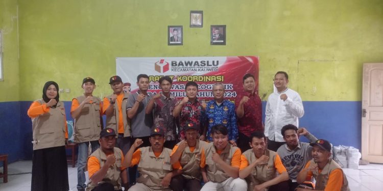Gelar Rakor, Panwascam Kaliwedi Siap Awasi Logistik Pemilu 2024.
