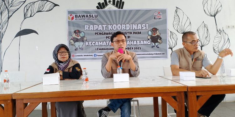 Gelar Rakor Pengawasan, Panwascam Lemahabang Komitmen Sukseskan Pemilu.