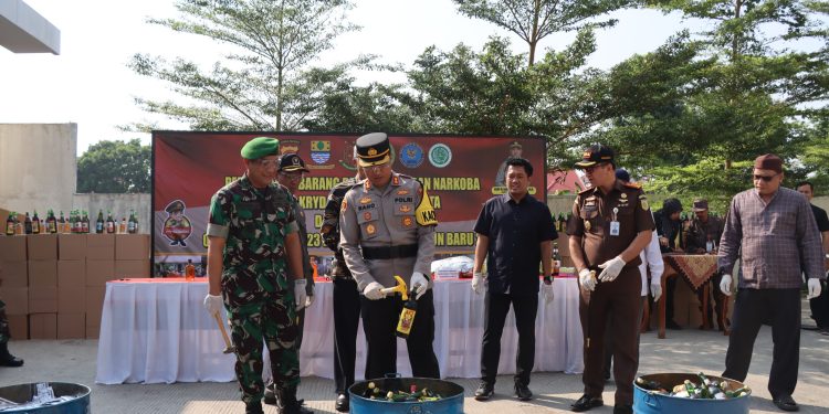Jelang Nataru, Puluhan Ribu Miras dan Obat Terlarang di Musnahkan Polres Ciko
