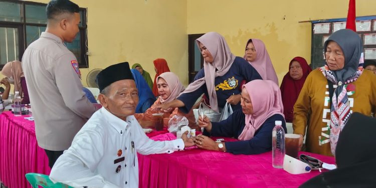 Warga Desa Kejuden Antusias Ikuti Pemeriksaan Kesehatan PTM Dan Lansia