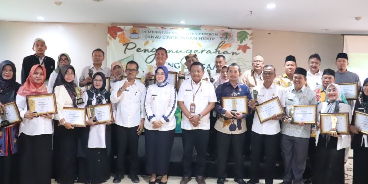 Penganugerahan Penghargaan Lingkungan Hidup Dan Pemberian Hadiah Lomba Bertema Lingkungan
