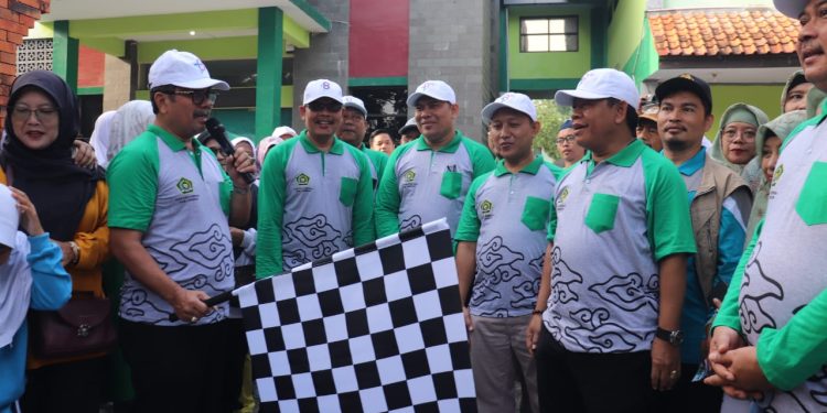 Bupati Cirebon Lepas Jalan Sehat, Peringati Hari Amal Bhakti ke – 78 Kemenag Kabupaten Cirebon