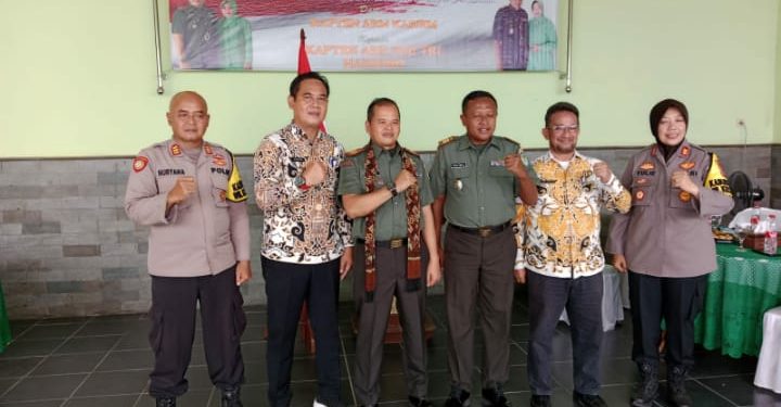 Camat Adang Suryana S.Sos, Hadiri Acara Lepas Sambut Danramil Sumber – Dukupuntang
