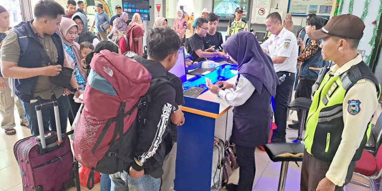 Tahun Baru, PT Daop 3 Cirebon Himbau Calon Penumpang Datang Ke Stasiun Lebih Awal