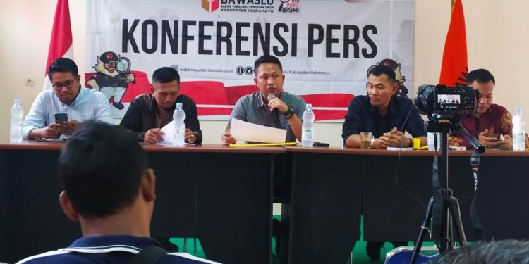 Bawaslu Indramayu Awasi Pendistribusian Logistik Pemilu 2024