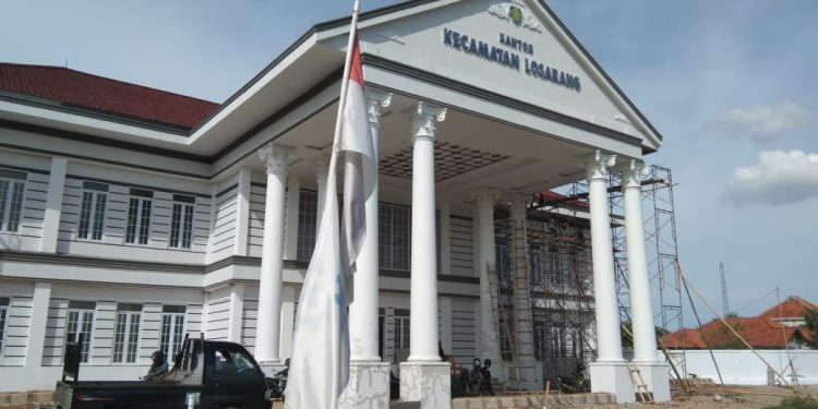 Megah Kantor Kecamatan Losarang Sudah Jadi .