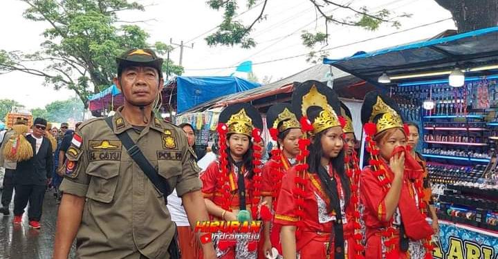 Pemdes Tempel dengan Acara Adat Ngarot .