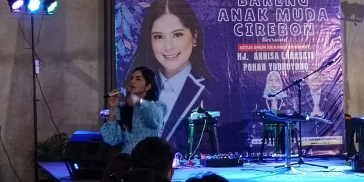 Diskusi Bareng Anak Muda di Cirebon, Ketum Srikandi Ajak Kaum Milenial Berpolitik