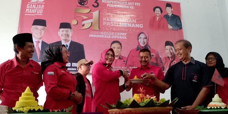 HUT ke – 51 PDIP, Ketum PDIP Kota Cirebon Minta Kader Turun Ke Akar Rumput Mensosialisasikan Ganjar – Mahfud