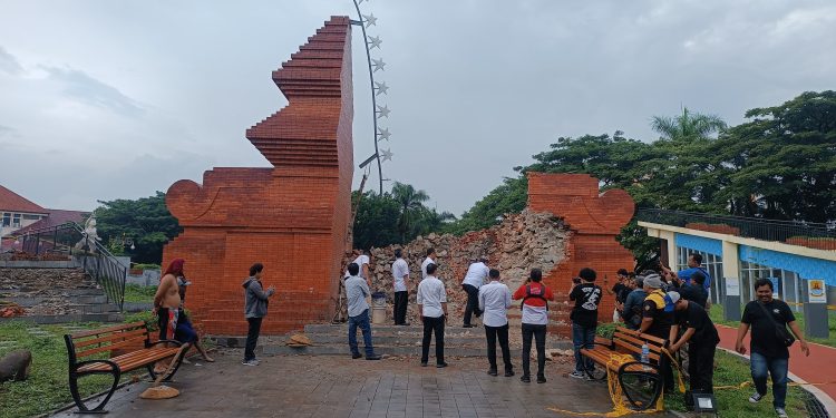 Diduga Tidak Becus, dan Kurang Seleksi Pilih Rekanan Pembangunan Pataraksa, Ketua Dewan Diminta Angkat Bicara