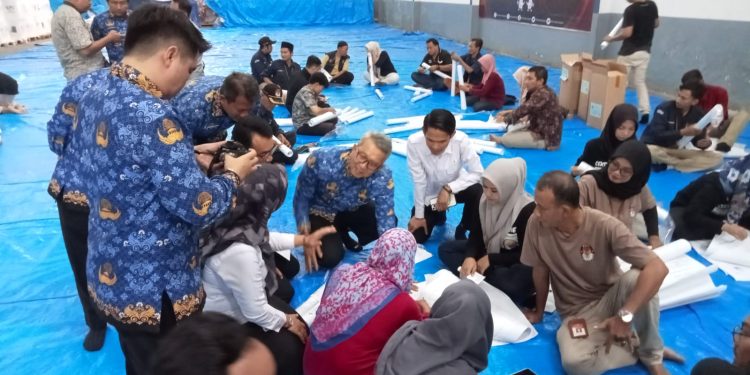 Jelang Pemilu 2024, Pj Walikota Cirebon Bersama Forkopimda Meninjau Gudang Logistik