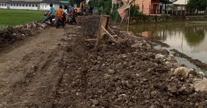 Warga Desa Jungjang Keluhkan Galian Pipa Yang Diduga Milik Perumda Air Minum Kabupaten Indramayu