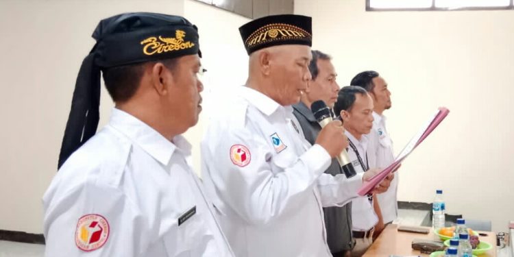 Ketua Panwascam Gempol Awaludin Lantik Pengawas TPS Se Kecamatan Gempol