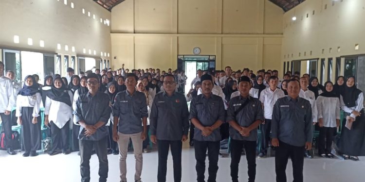 Awasi Jalannya Proses Pemilu, Pengawas Tempat Pemungutan Suara ( PTPS ) Se Kecamatan Arjawinangun Dilantik