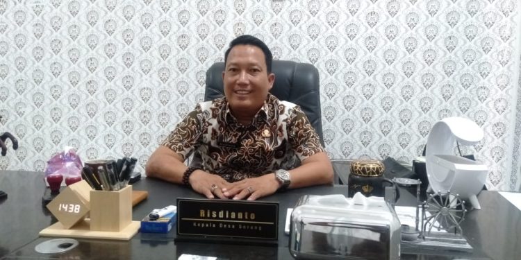 Kuwu Desa Serang Risdianto Gelontorkan Uang Pribadi Bantu Warga Tertimpa Musibah