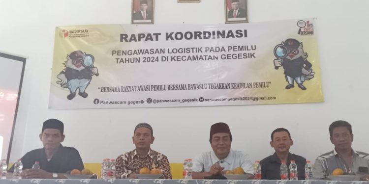 Panwascam Gegesik Tingkatkan Pengawasan Distribusi Logistik Pemilu 2024 