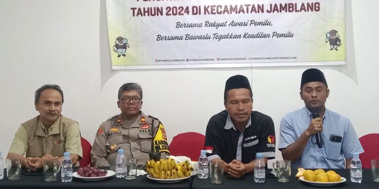 Panwascam Jamblang Gelar Rakor Pengawasan Logistik