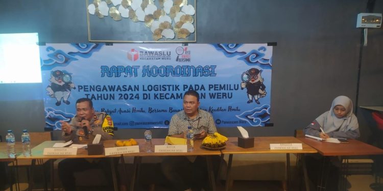 Panwascam Weru Siap Lakukan Pengawasan Logistik Pemilu 2024.