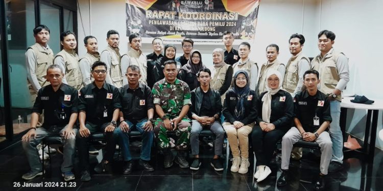 Panwascam Sedong Gelar Rakor Pengawasan Logistik