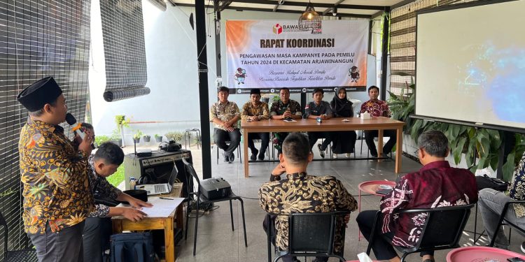 Panwascam Arjawinangun Lakukan Pengawasan Antisipasi Pelanggaran Pemilu