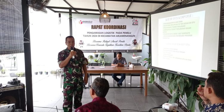 Panwascam Arjawinangun Pastikan Pengawasan Logistik Pemilu 2024 Aman dan Lancar