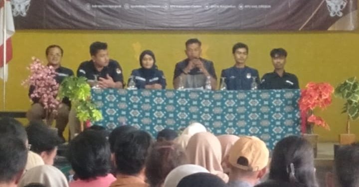 Tingkatkan Pemahaman KPPS Sekecamatan Jamblang Ikuti BIMTEK.