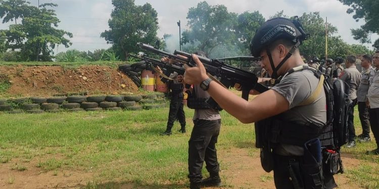 Latihan Menembak Kompi 4 Yon C Pelopor Brimob Winong Asah Kemampuan